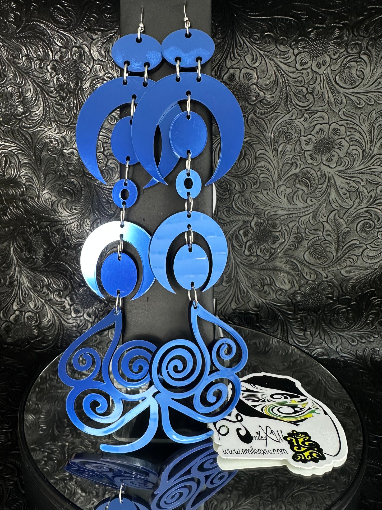 8.5 inch Abstract Art (Blue)